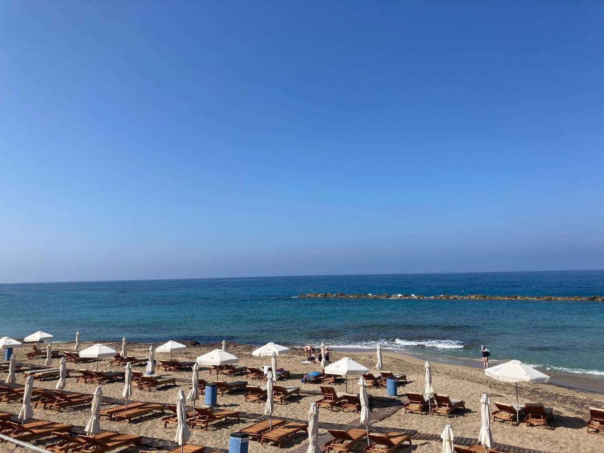 Sun Julz Apartments On The Beach Paphos ภายนอก รูปภาพ