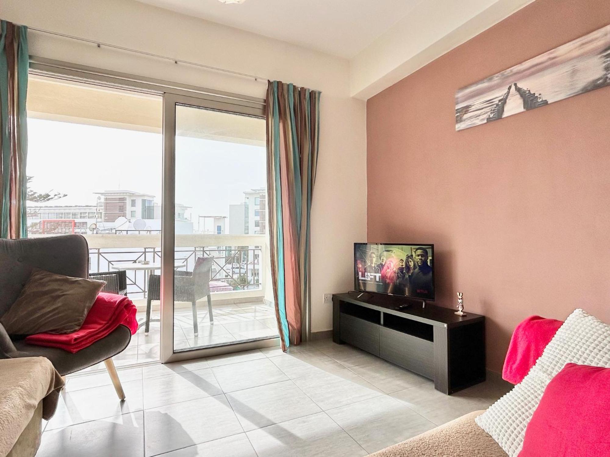 Sun Julz Apartments On The Beach Paphos ภายนอก รูปภาพ