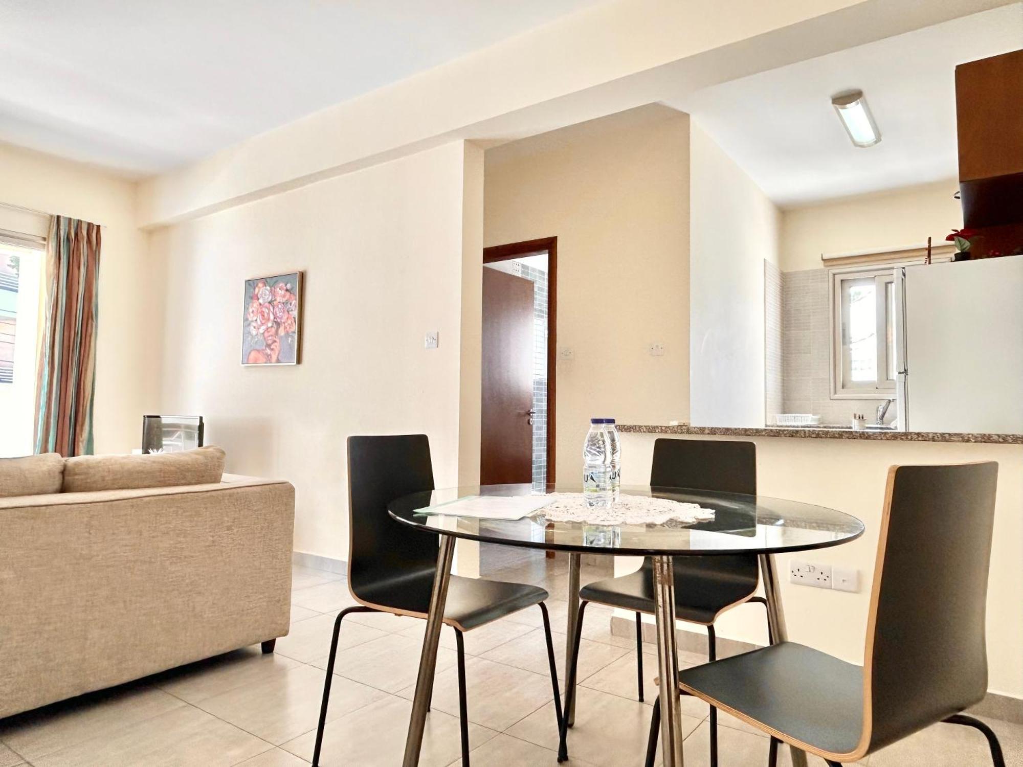 Sun Julz Apartments On The Beach Paphos ภายนอก รูปภาพ