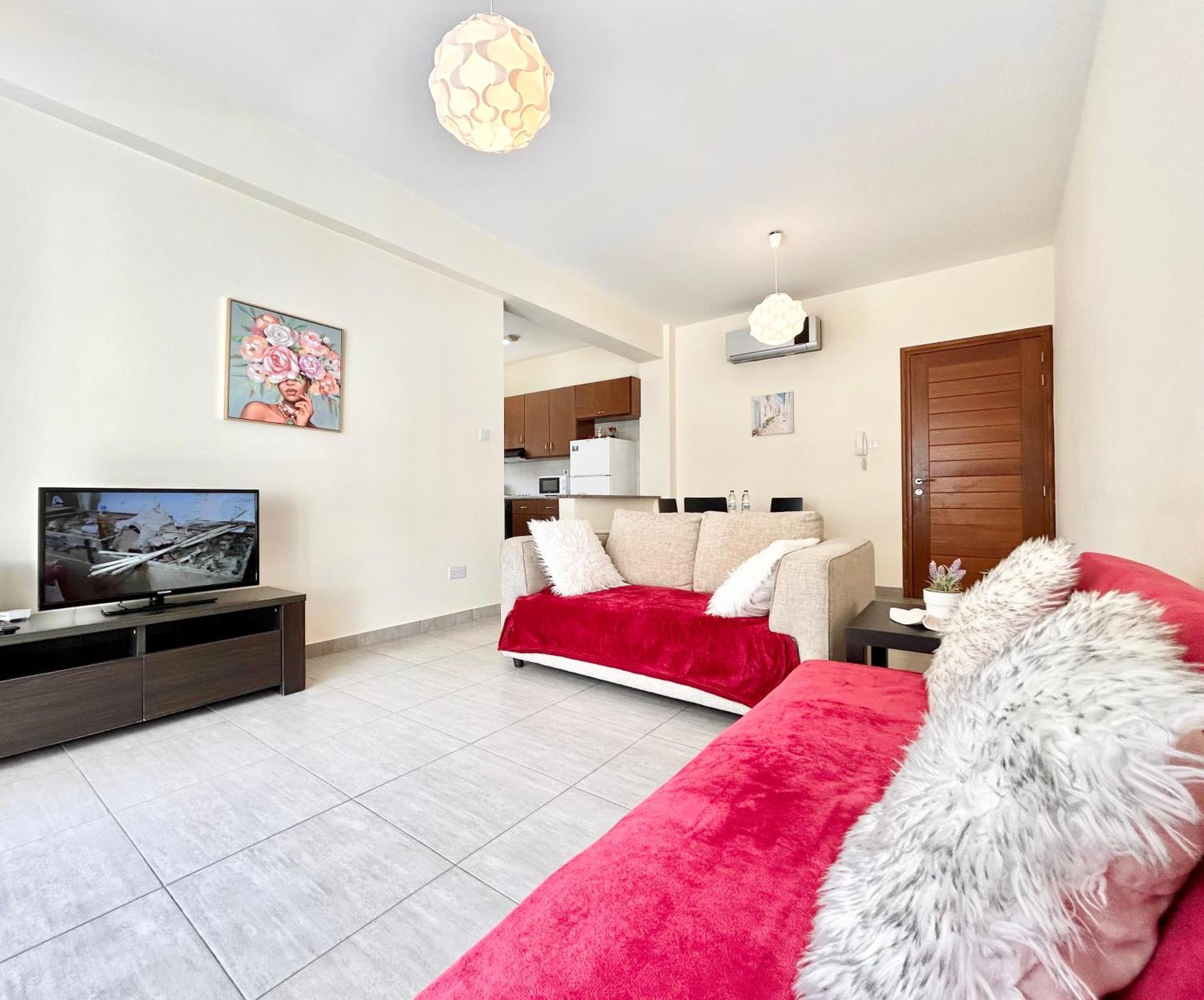 Sun Julz Apartments On The Beach Paphos ภายนอก รูปภาพ
