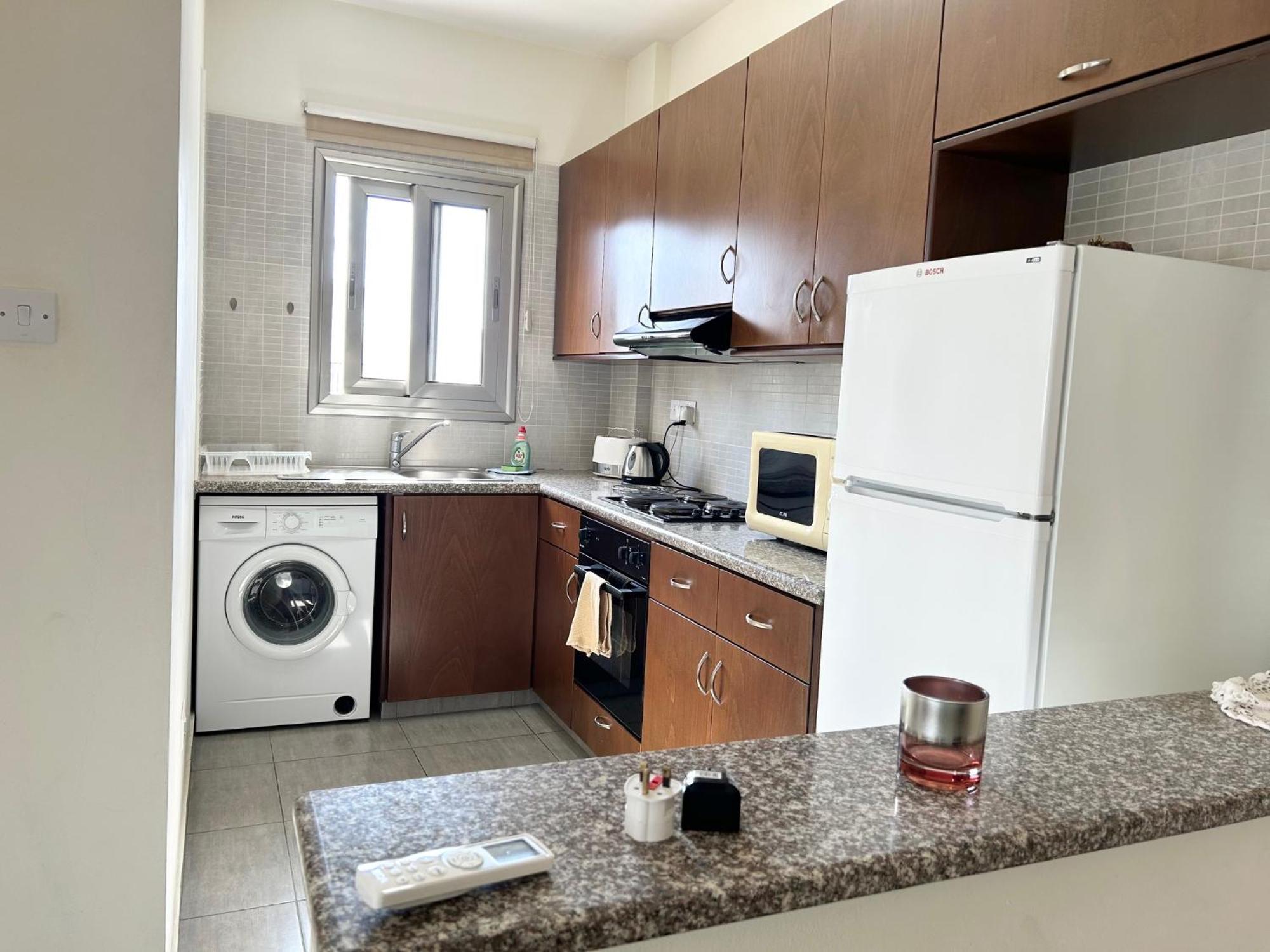 Sun Julz Apartments On The Beach Paphos ภายนอก รูปภาพ