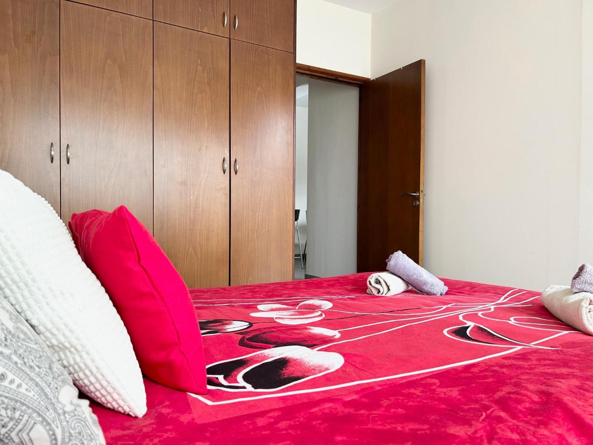 Sun Julz Apartments On The Beach Paphos ภายนอก รูปภาพ
