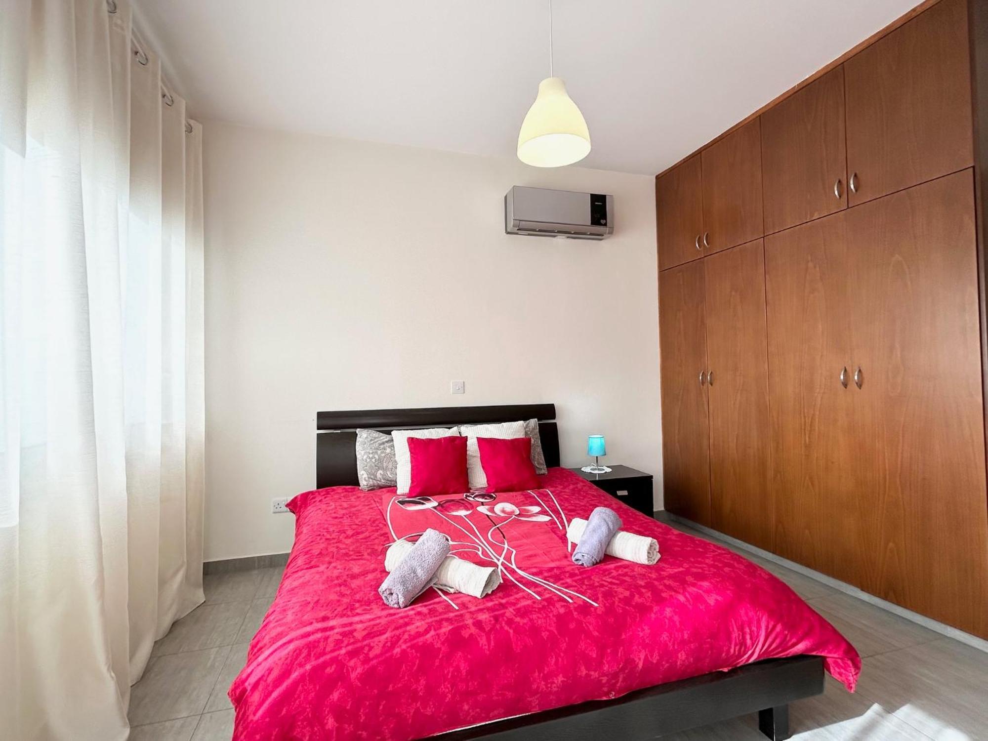 Sun Julz Apartments On The Beach Paphos ภายนอก รูปภาพ