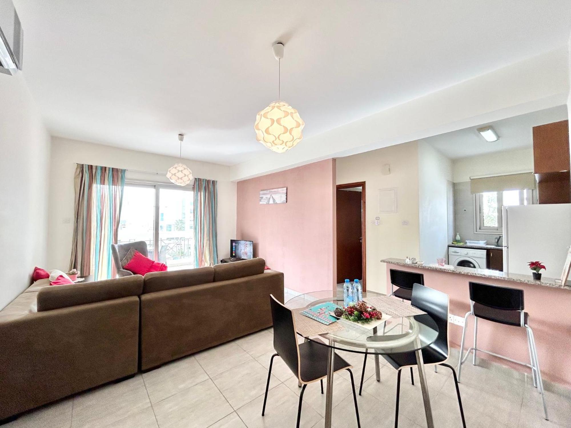 Sun Julz Apartments On The Beach Paphos ภายนอก รูปภาพ