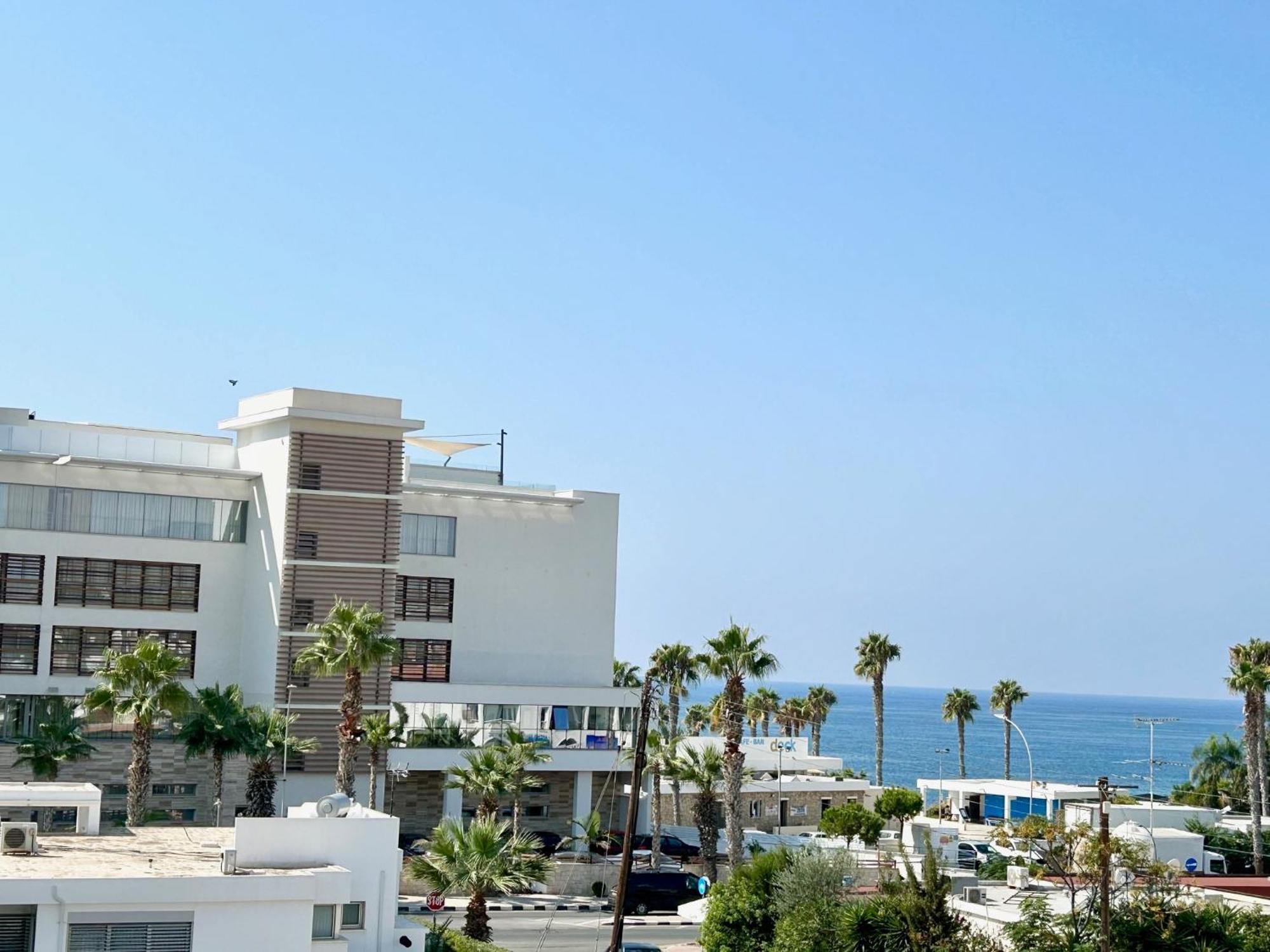 Sun Julz Apartments On The Beach Paphos ภายนอก รูปภาพ