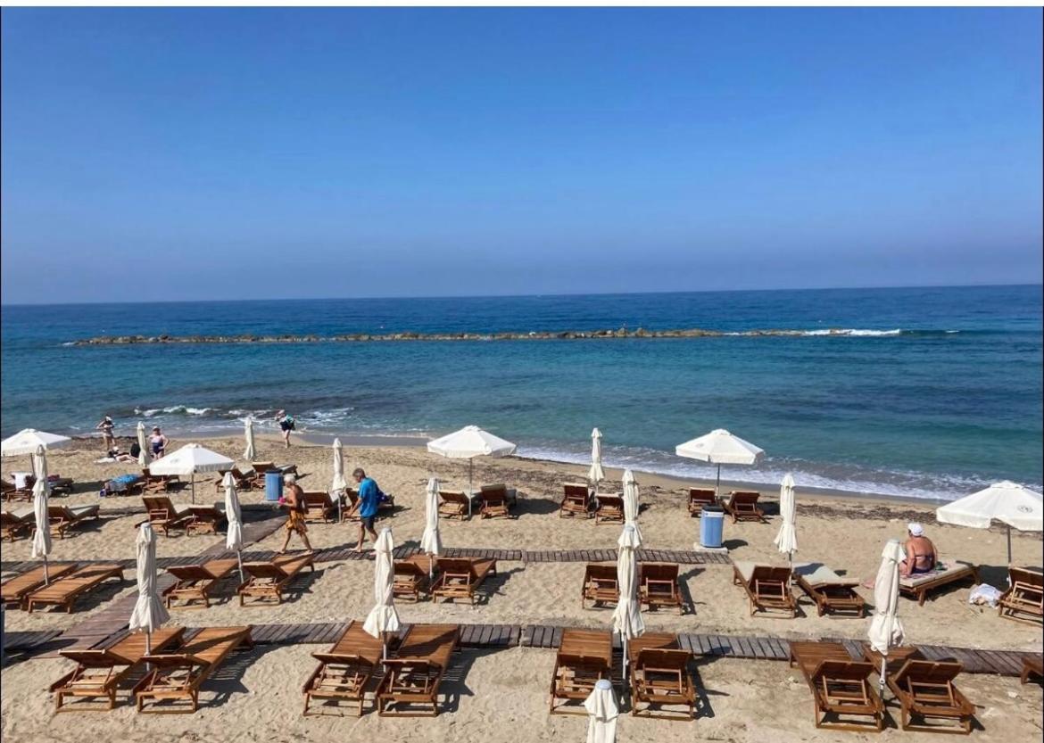 Sun Julz Apartments On The Beach Paphos ภายนอก รูปภาพ