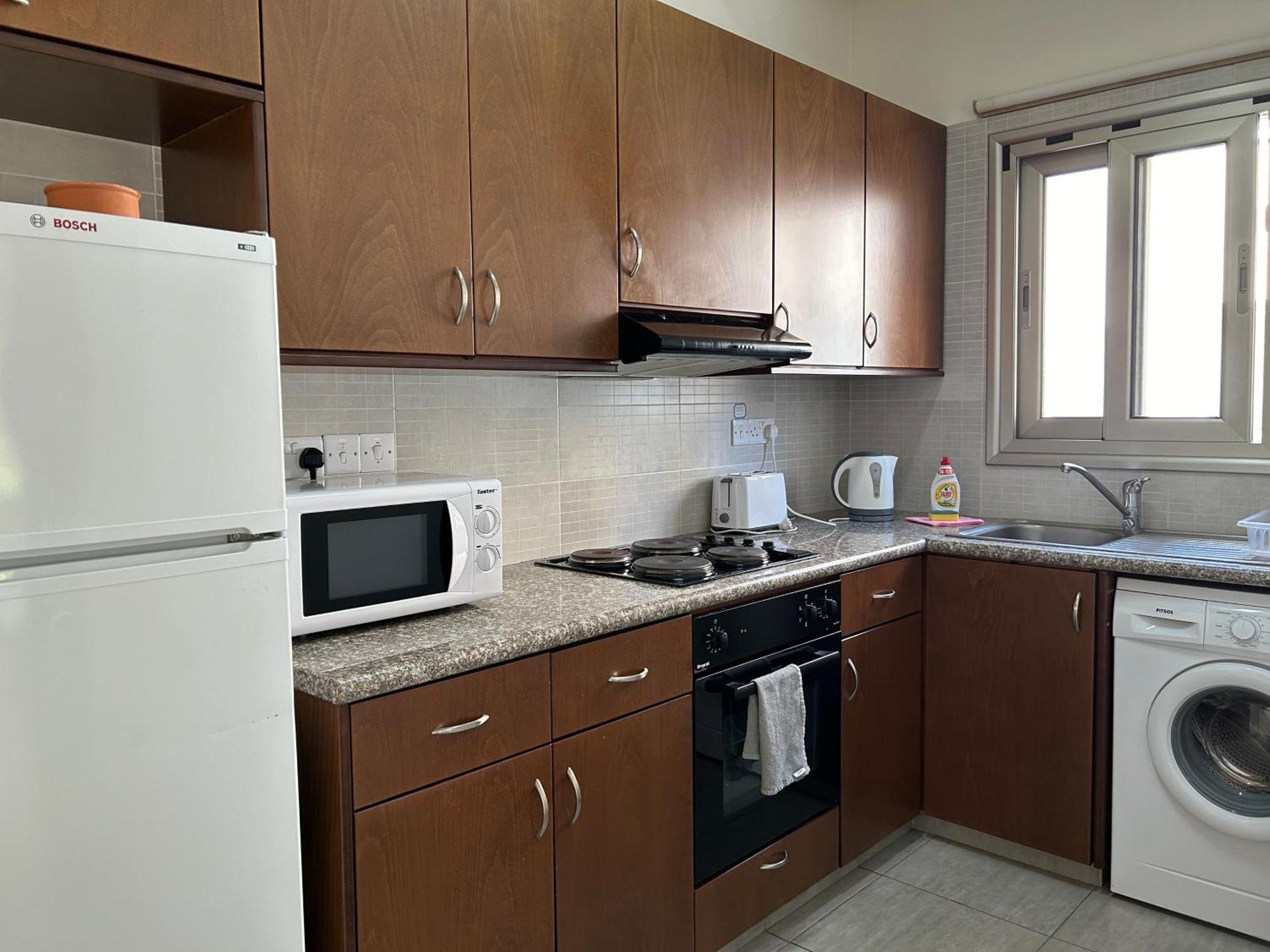 Sun Julz Apartments On The Beach Paphos ภายนอก รูปภาพ