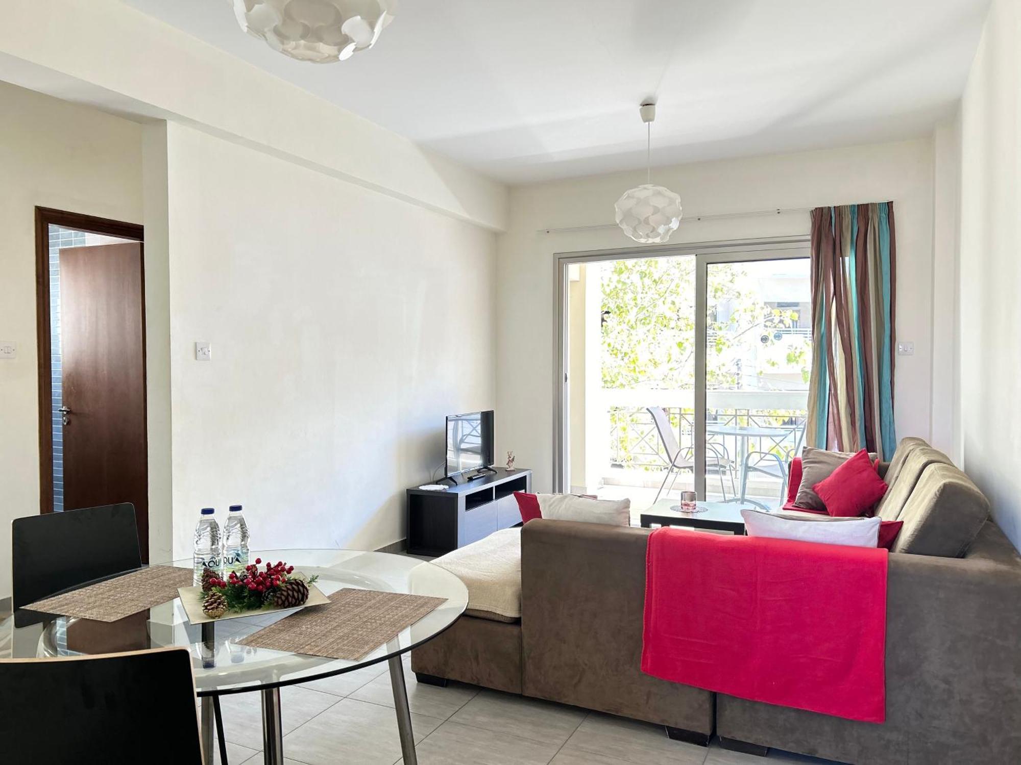Sun Julz Apartments On The Beach Paphos ภายนอก รูปภาพ