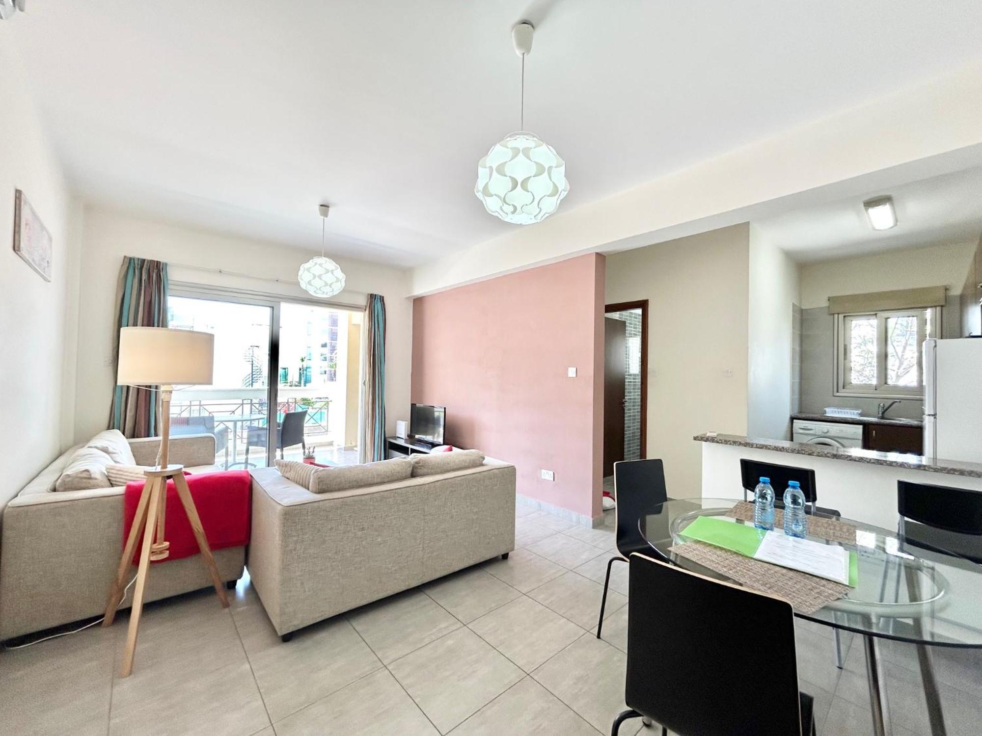 Sun Julz Apartments On The Beach Paphos ภายนอก รูปภาพ