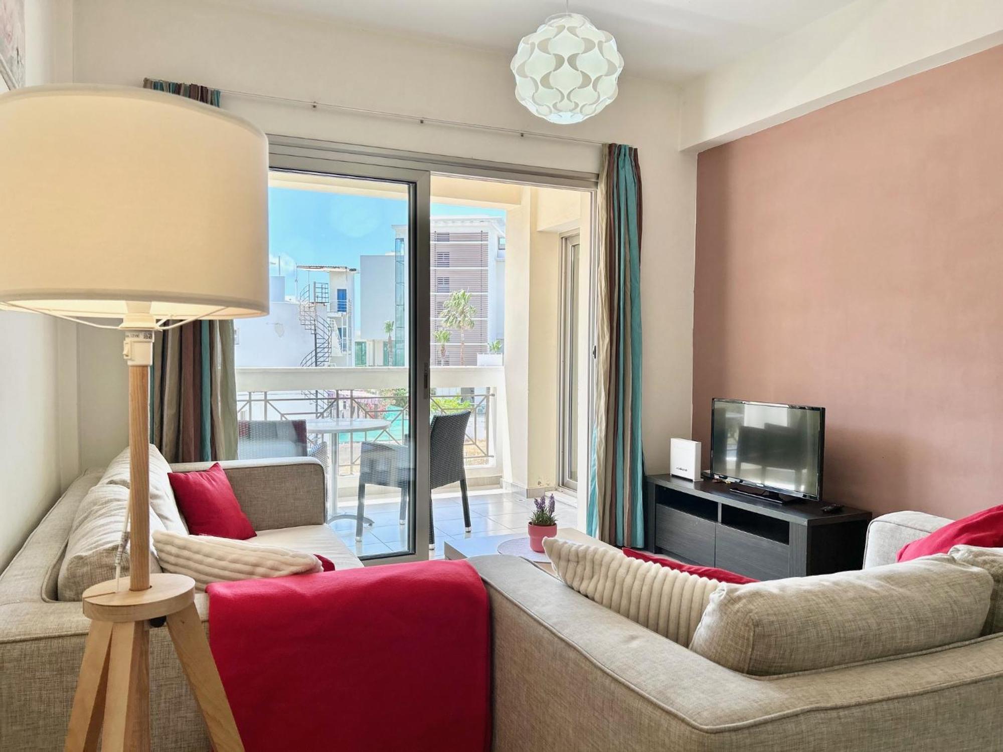 Sun Julz Apartments On The Beach Paphos ภายนอก รูปภาพ